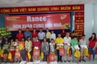 Tập đoàn Sao Mai mang Tết đến với người nghèo