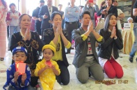 Ca sĩ Bằng Kiều, Thu Phương đi lễ chùa đầu năm