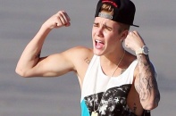 Justin Bieber chuyển nhà 5 lần vì bị hàng xóm ghét