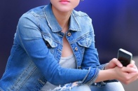 Cô gái đầu trọc xinh đẹp gây chú ý tại Vietnam Idol 2015