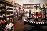 Rượu nhập khẩu phải dán tem điện tử