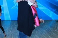 Vũ công Daniel thắm thiết ôm hôn Lan Ngọc