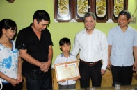 Lãnh đạo tỉnh Bắc Ninh khen thưởng tài năng Đức Vĩnh