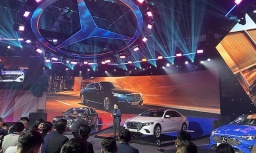 Mercedes-Benz giới thiệu 20 mẫu xe trị giá 100 tỷ tại triển lãm "The Icons, Electrified"