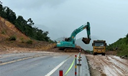 Bộ Xây dựng yêu cầu khẩn trương khắc phục sạt lở cao tốc La Sơn - Hòa Liên