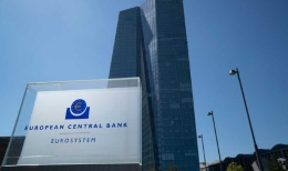 Ngân hàng Trung ương châu Âu (ECB) giữ nguyên mức lãi suất, đồng euro tăng giá
