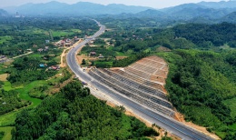 Kênh thoát nước hơn 817 tỷ đồng và 23 chủ đầu tư chậm giải ngân vốn đầu tư bị phê bình
