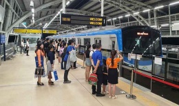 Chuyến tàu Metro số 1 mang số hiệu 1700 gặp lỗi khi tới nhà ga Ba Son