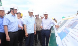 Bí thư Tỉnh ủy Quảng Trị chỉ đạo đẩy nhanh tiến độ cảng Mỹ Thủy, Quốc lộ 15D