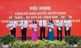 Đồng Tháp công bố các quyết định về sắp xếp bộ máy và công tác cán bộ