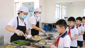Bộ Y tế yêu cầu công khai thực đơn, siết kiểm soát bữa ăn học đường