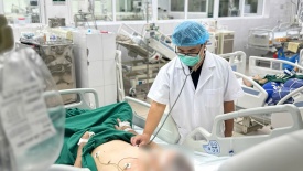 Cúm A diễn biến nặng, bệnh nhân hết sốt vẫn phải hỗ trợ hô hấp