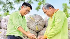 Ngày của doanh nhân, mùa của những cú xoay