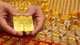 Fed giữ nguyên lãi suất, vàng và bitcoin bất động