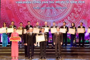 Citicom nhận Cúp Thăng Long do UBND Thành  phố Hà nội trao tặng