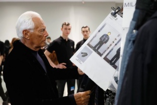 “Đôi cánh Đại Bàng” Emporio Armani và sự cách tân của một thương hiệu xa xỉ