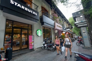 Starbucks Việt Nam tìm cách bù đắp sự thiếu hụt từ lượng khách quốc tế