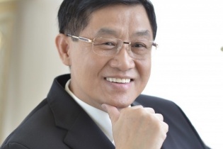 [Tết đoàn viên] “Vua hàng hiệu” Johnathan Hạnh Nguyễn mong chờ một cái Tết “sung túc về tinh thần”