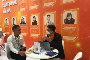 Alibaba và Amazon "so kè" tại Vietnam Expo 2022