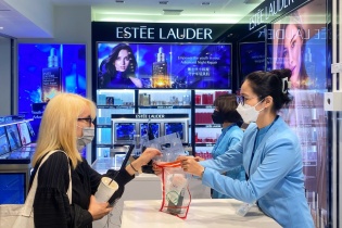 Công ty Dịch vụ hàng không của ông Johnathan Hạnh Nguyễn kinh doanh "bội thu" 