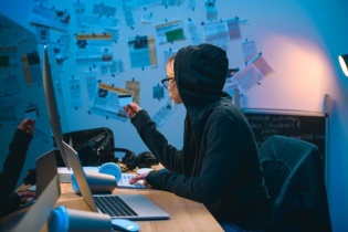 Kyber Elastic bị hack: Cảnh báo các dự án tài chính phi tập trung DeFi   