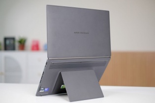 ASUS ra mắt Laptop AI hai màn hình giá gần 90 triệu đồng