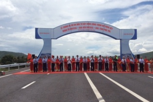 Thông xe 66 km Quốc lộ 1 rộng 4 làn xe qua Phú Yên