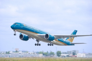 Vietnam Airlines không thay đổi kế hoạch khai thác bay đến/đi từ Pháp 