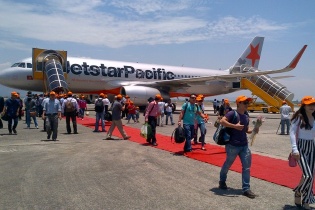 Bay Jetstar Airlines được tích dặm thưởng Bông sen vàng của Vietnam Airlines