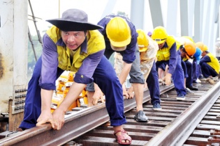 Thu nhập của người lao động ngành GTVT đạt 6,4 triệu đồng/tháng