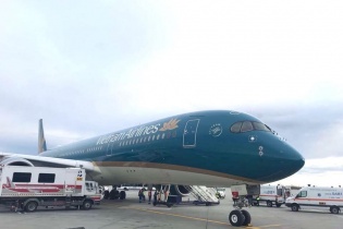 Máy bay Vietnam Airlines hạ cánh khẩn tại Romania để cấp cứu hành khách 