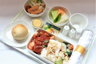 Đặc sản dưa lưới Tây Ninh và thanh long Bình Thuận lên chuyến bay của Vietnam Airlines