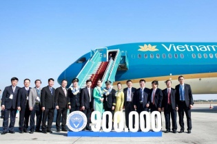 VATM điều hành chuyến bay thứ 900.000 an toàn qua vùng trời Việt Nam trong năm 2019