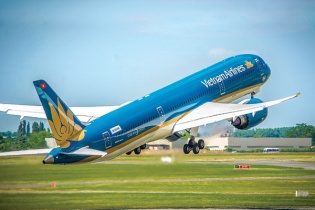 Vietnam Airlines phối hợp với VITA Hà Nội phát động chương trình “Chào Mặt Trời” 