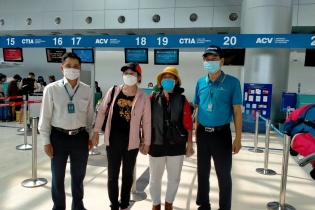 Vietnam Airlines vận chuyển miễn phí gần 600 khách hết hạn cách ly về  Hà Nội và TP.HCM