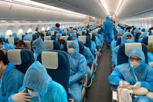 Vietnam Airlines tiếp tục đưa công dân Việt Nam tại Anh về nước