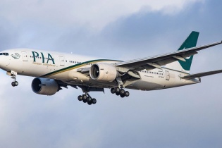 Yêu cầu tạm dừng bay các phi công quốc tịch Pakistan