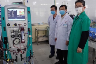 JICA hỗ trợ Bệnh viện Chợ Rẫy thiết bị xét nghiệm, điều trị COVID - 19 