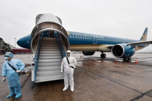 Vietnam Airlines báo lỗ 6.542 tỷ đồng trong 6 tháng đầu năm 2020