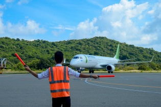 Cấp lại giấy phép kinh doanh vận chuyển hàng không cho hãng bay Tre Việt