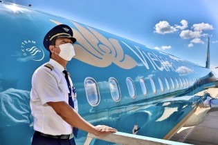 Cơ trưởng Vietnam Airlines và hạnh phúc trong những chuyến bay sum vầy