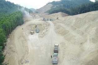 Thúc tiến độ hoàn thành thẩm định chuyển đổi đất phục vụ thi công cao tốc Bắc Nam