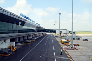 Đề xuất hạ giá trần vận chuyển hành khách nội địa đi/đến sân bay Cần Thơ