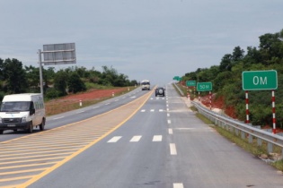 Làm rõ thêm phương án đầu tư mở rộng đường cao tốc Yên Bái - Lào Cai