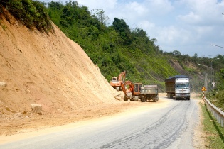 Bộ GTVT phát cảnh báo đỏ đối với Dự án cải tạo nền, mặt đường Quốc lộ 4A