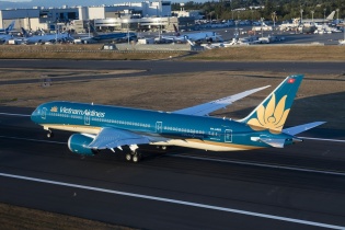 Máy bay của Vietnam Airlines liên tục phải quay đầu để cấp cứu hành khách