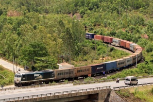 “Ông lớn” Tổng công ty Đường sắt Việt Nam chỉ còn lỗ 130 tỷ đồng trong năm 2023