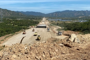 Hỏa tốc kiến nghị Thủ tướng gỡ khó vật liệu cho cao tốc Vĩnh Hảo - Phan Thiết