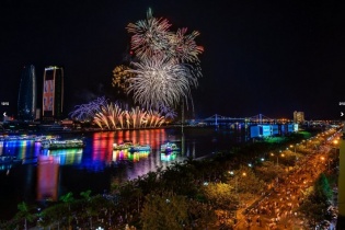 Bay Vietnam Airlines, nhận vé xem pháo hoa Đà Nẵng miễn phí 