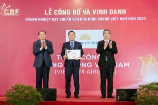 Vietnam Airlines được vinh danh “Doanh nghiệp đạt chuẩn Văn hoá kinh doanh Việt Nam” năm 2023